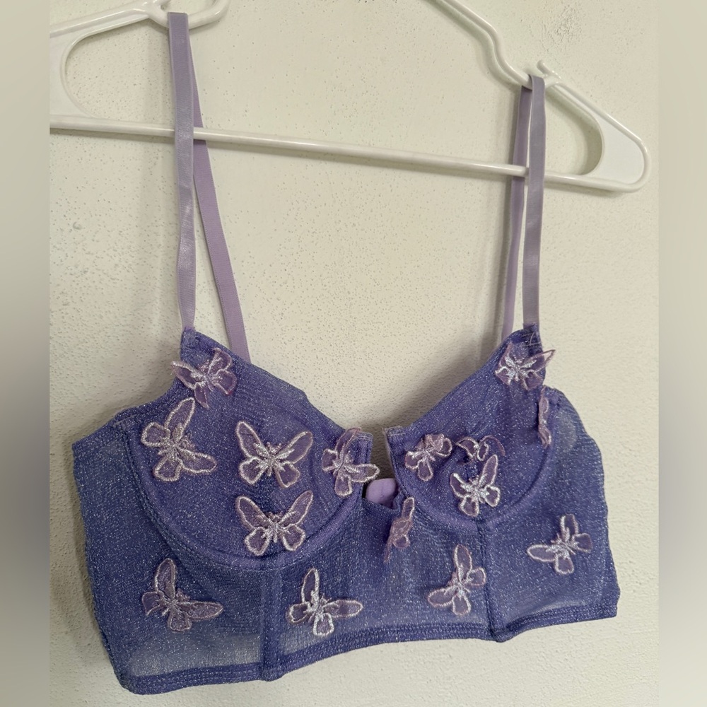 Medium Butterfly Crop Top with straps and clips in the back